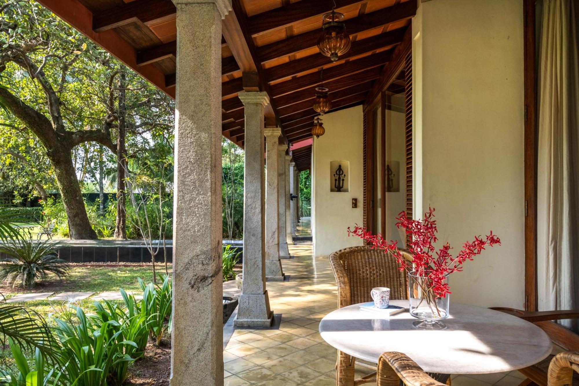Baymaas Lake House Kochi Exterior photo